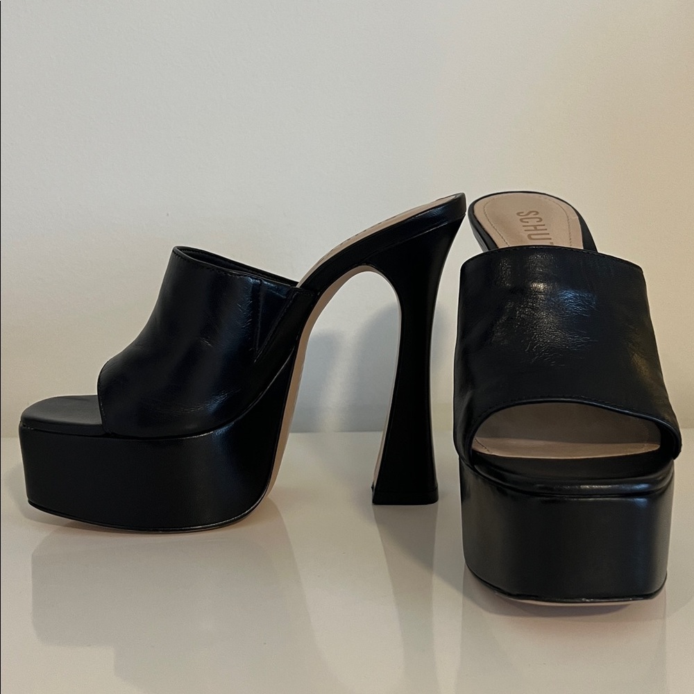 SCHUTZ Haila Casual Leather Sandal